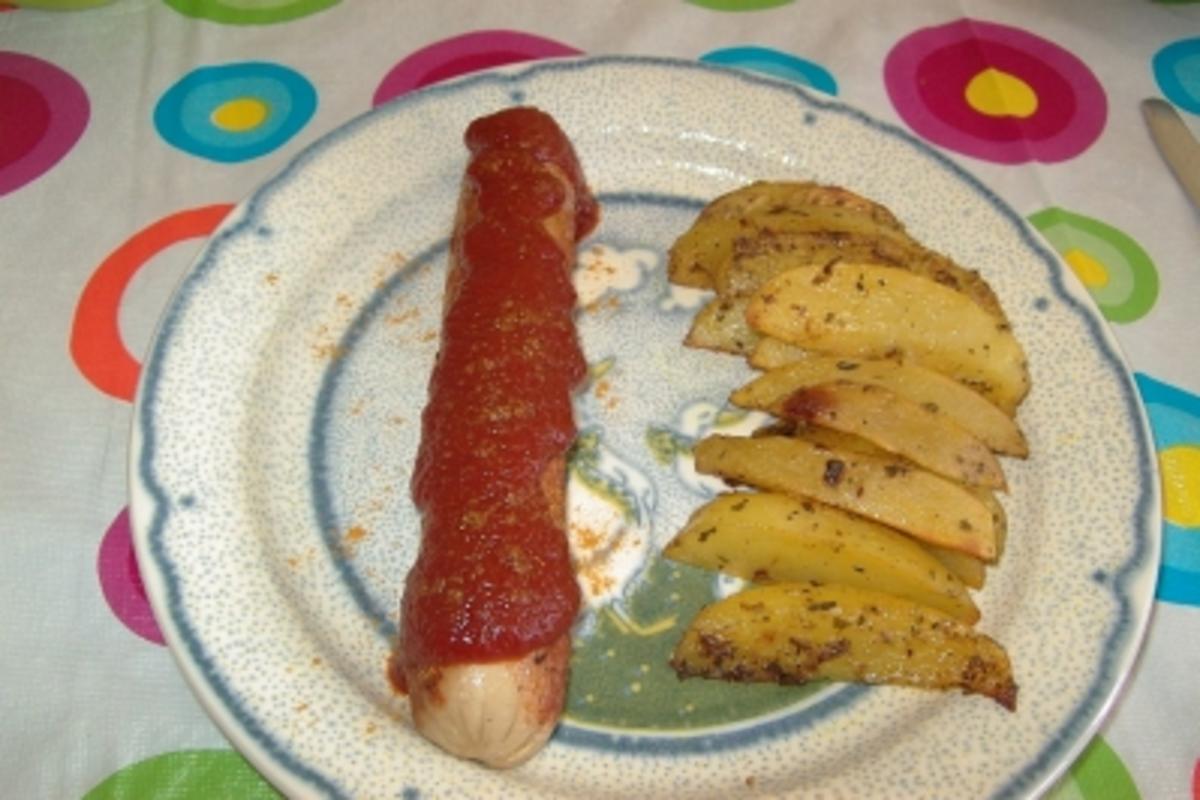 Currywurst mit Kartoffelspalten - Rezept - Bild Nr. 6