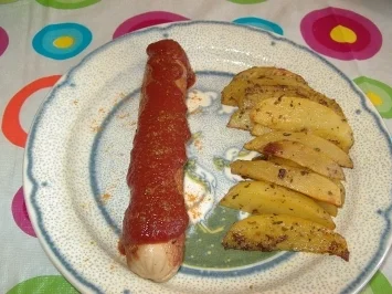 Rezept: Currywurst mit Kartoffelspalten Bild Nr. 6 Currywurst mit Kartoffelspalten - Rezept - Bild Nr. 6