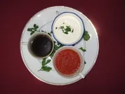 Petersilienwurzelsüppchen, Pilzessenz und Tomatensüppchen mit Brot - Rezept