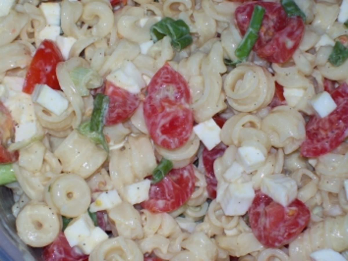 Nudel-Mozzarella-Salat - Rezept