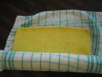 Bisquitrolle mit Heidelbeercreme - Rezept - Bild Nr. 2