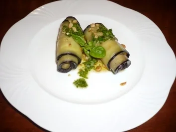 Rezept: Auberginenröllchen Bild Nr. 2 Auberginenröllchen - Rezept - Bild Nr. 2