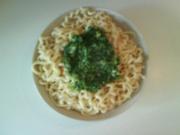 Nudeln: Spaghettis mit Kräuterpesto - Rezept