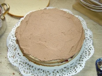 Rezept: Mocca-Schoko-Sahne-Torte Bild Nr. 4 Mocca-Schoko-Sahne-Torte - Rezept - Bild Nr. 4