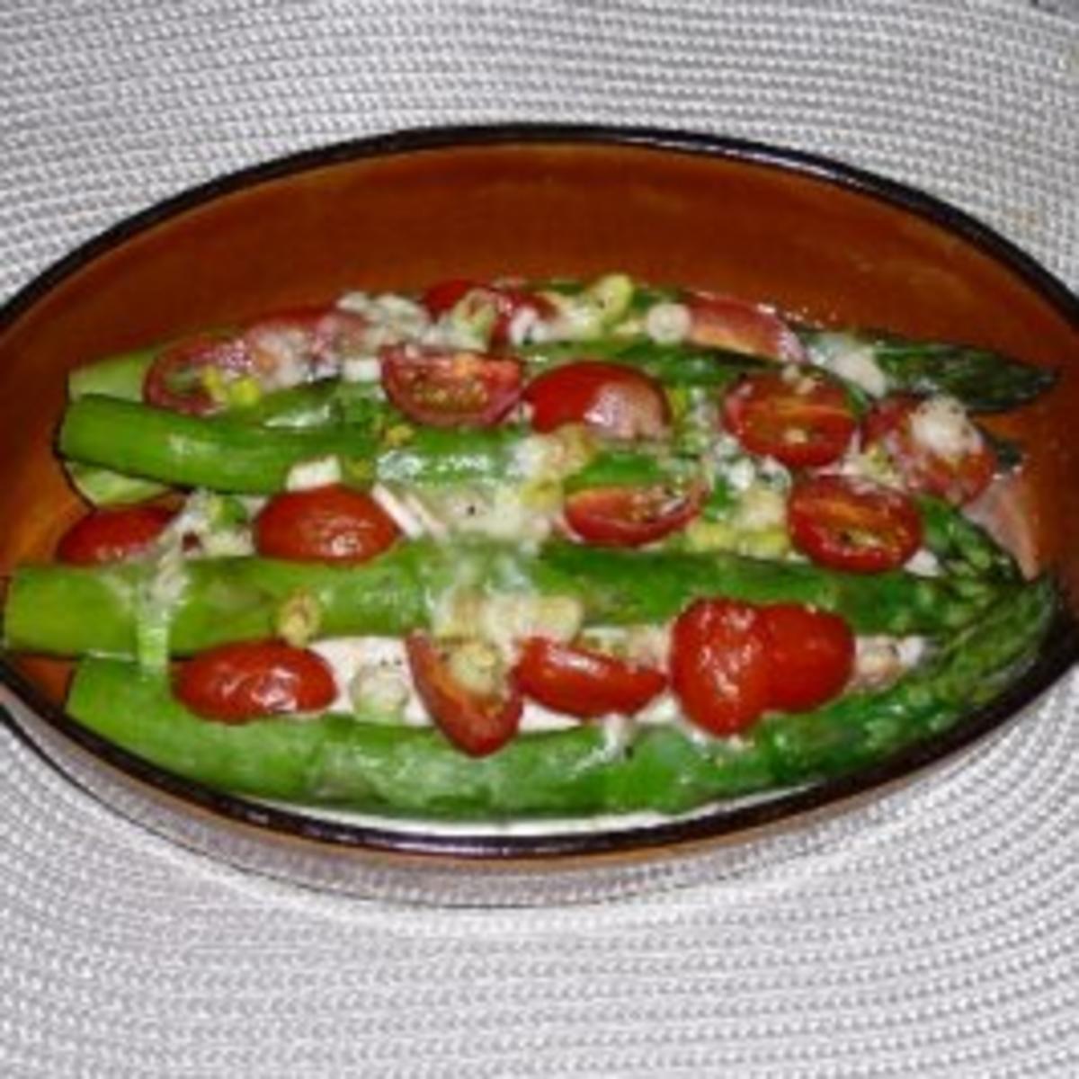 Bilder für Grüner Spargel mit Gorgonzolasoße und Ofenkartoffeln. - Rezept