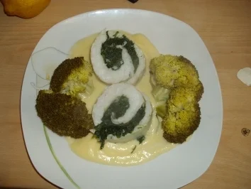 Rezept: Gefüllter Viktoriabarsch mit Käsesoße und Broccoli Gefüllter Viktoriabarsch mit Käsesoße und Broccoli - Rezept