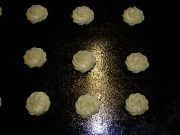 Rezept: Saint-Honoré-Torte ein Klassiker Durchmesser 22cm Bild Nr. 3 Saint-Honoré-Torte ein Klassiker Durchmesser 22cm - Rezept - Bild Nr. 3