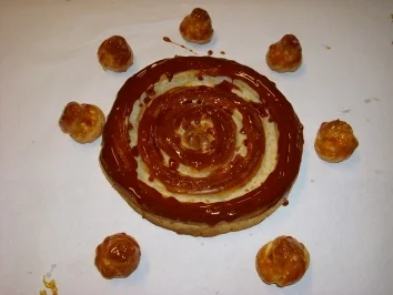 Rezept: Saint-Honoré-Torte ein Klassiker Durchmesser 22cm Bild Nr. 4 Saint-Honoré-Torte ein Klassiker Durchmesser 22cm - Rezept - Bild Nr. 4