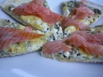 Rezept: Räucherlachs Pizza Bild Nr. 2 Räucherlachs Pizza - Rezept - Bild Nr. 2