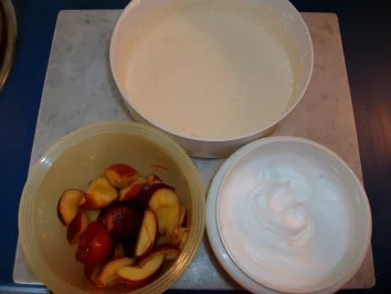 der bodenlose 'das-muss-weg' Kuchen mit 'blauen' Nektarinen - Rezept - Bild Nr. 3