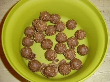 Rezept: Ferrero-Roche-Torte Bild Nr. 5 Ferrero-Roche-Torte - Rezept - Bild Nr. 5