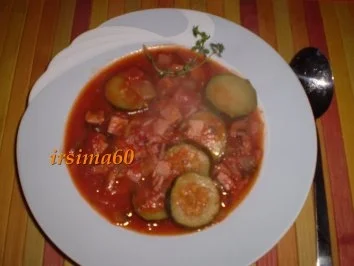 Zucchini mit Tomaten - Rezept