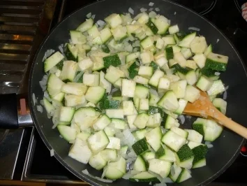 Rezept: Spaghetti mit Zucchini und Thunfisch Bild Nr. 3 Spaghetti mit Zucchini und Thunfisch - Rezept - Bild Nr. 3