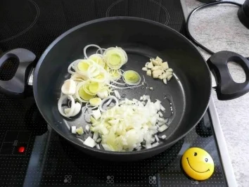 Pfannengerichte : Curryhühnchen - Rezept - Bild Nr. 3