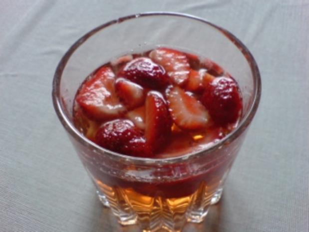 Erdbeerbowle ohne Alkohol - Rezept mit Bild - kochbar.de