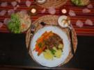 Gulasch : Gulasch mit Möhren und Kartoffeln - Rezept