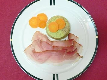 Brokkoli-Parfait mit Knochenschinken - Rezept