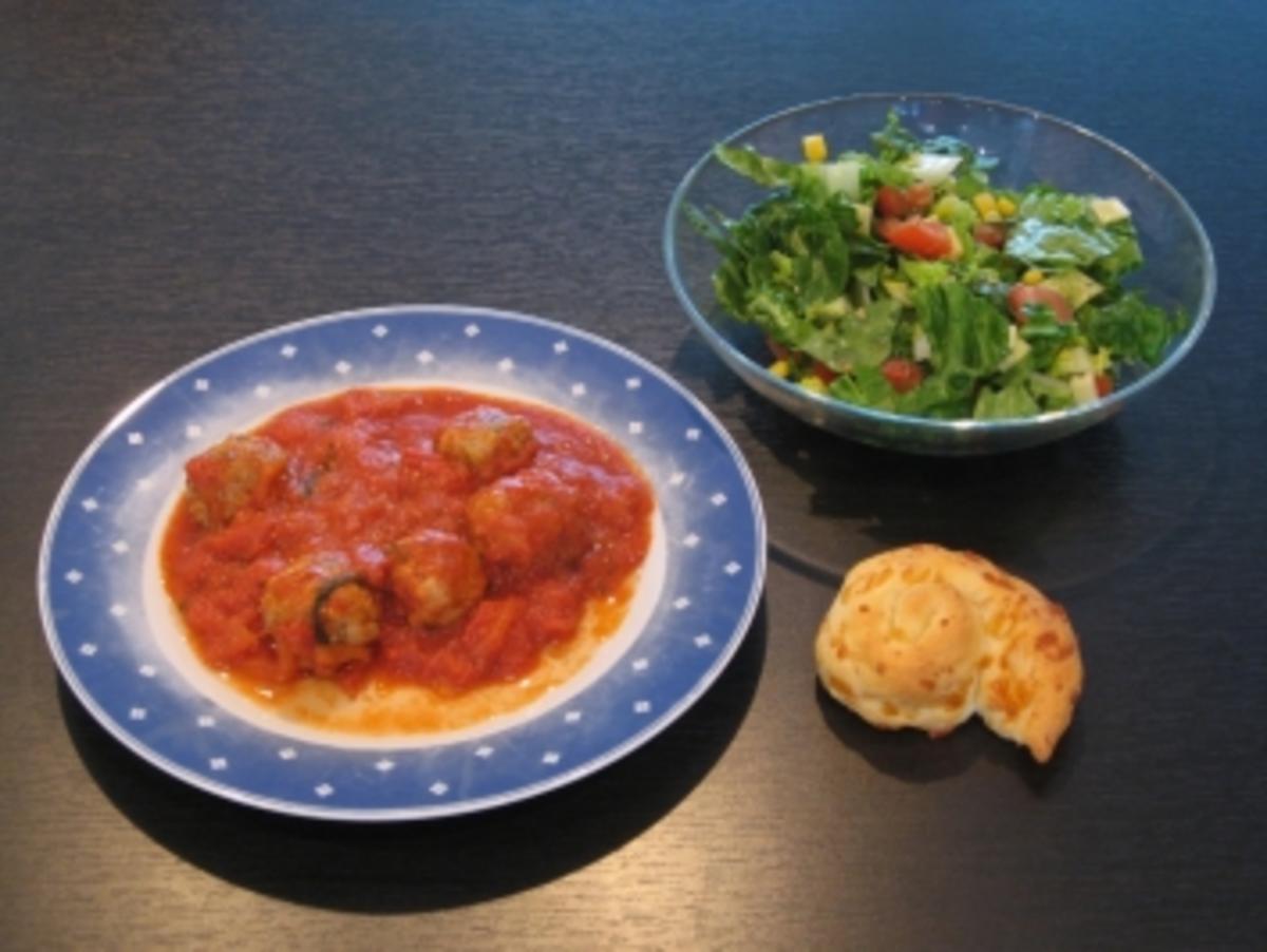 Parmesan-Hackbällchen mit Tomatensauce - Rezept