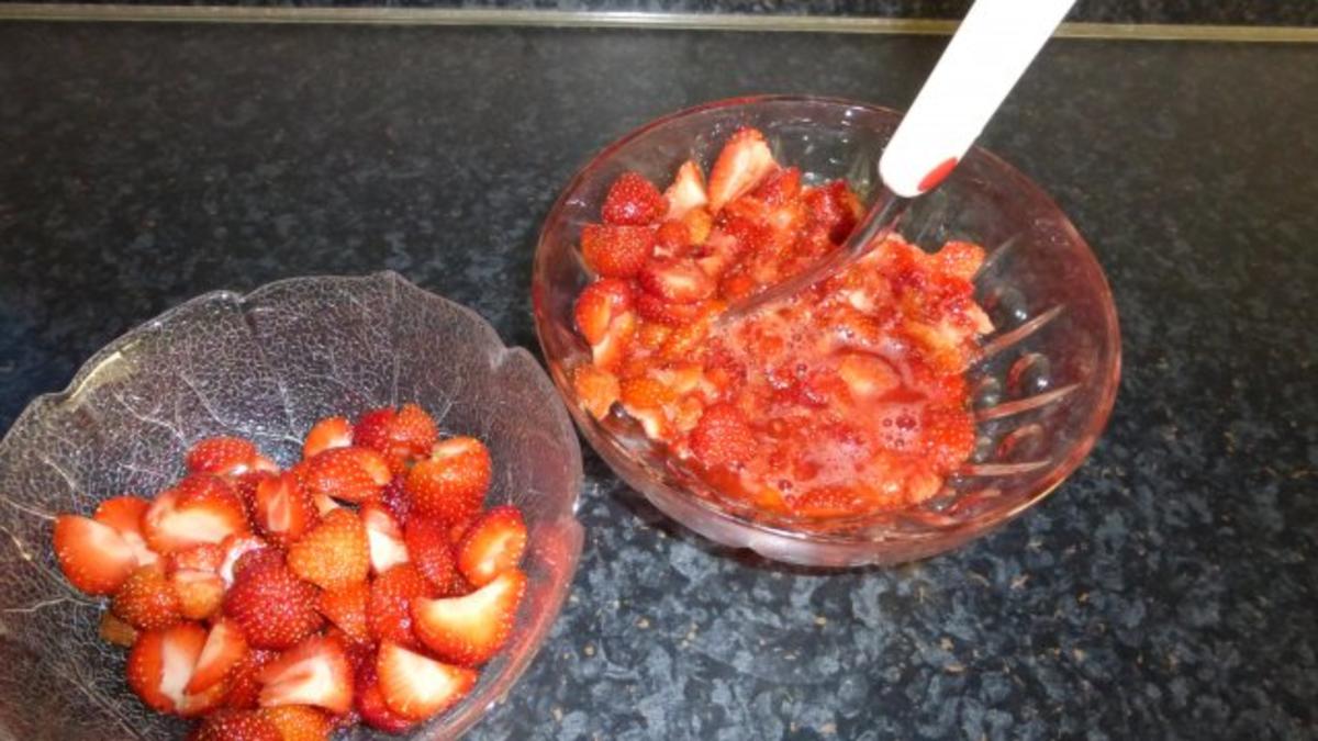 Erdbeerkäse ( Nachspeise mit frischen Erdbeeren ) - Rezept - Bild Nr. 4