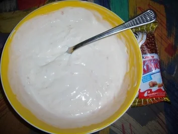 Rezept: Zwischengericht süß: Maxi und King verabreden sich im Erdbeeren-Jo-Qua Bild Nr. 3 Zwischengericht süß: Maxi und King verabreden sich im Erdbeeren-Jo-Qua - Rezept - Bild Nr. 3