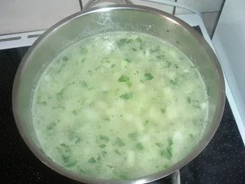 Rezept: SUPPE: KOHLRABI-CREMESUPPE Bild Nr. 3 SUPPE: KOHLRABI-CREMESUPPE - Rezept - Bild Nr. 3