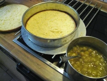 Einfache Stachelbeerbaisetorte - Rezept - Bild Nr. 4