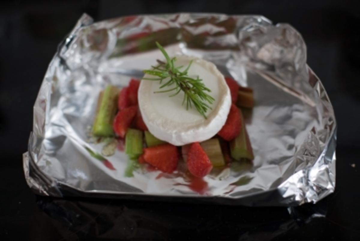 Bilder für Rhabarber und Erdbeeren treffen auf Ziegenkäse - Rezept