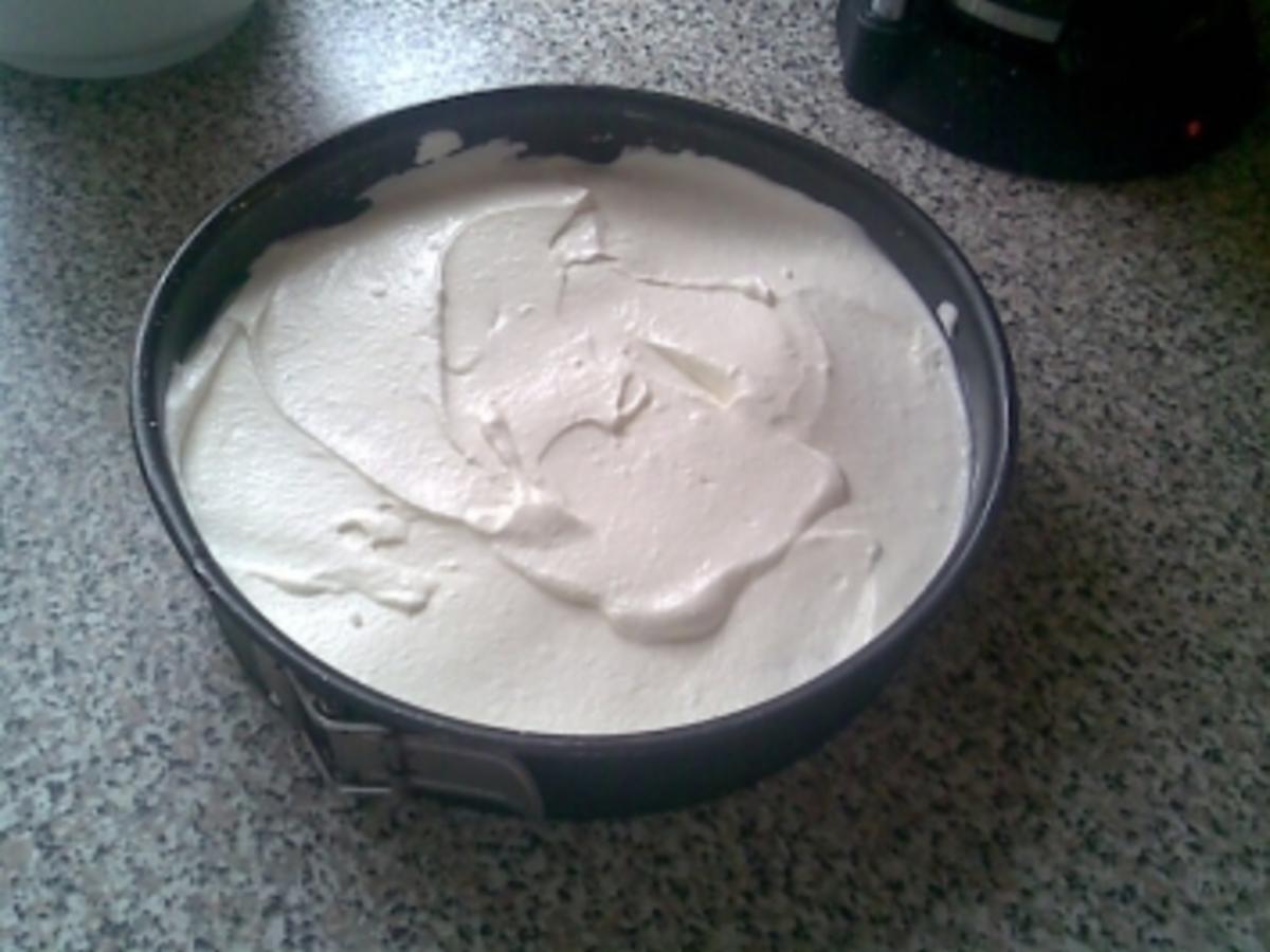 Marmorierte Himbeer - Jogurt Torte - Rezept - kochbar.de