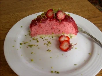 Rezept: Erdbeer-Creme-Törtchen Bild Nr. 3 Erdbeer-Creme-Törtchen - Rezept - Bild Nr. 3