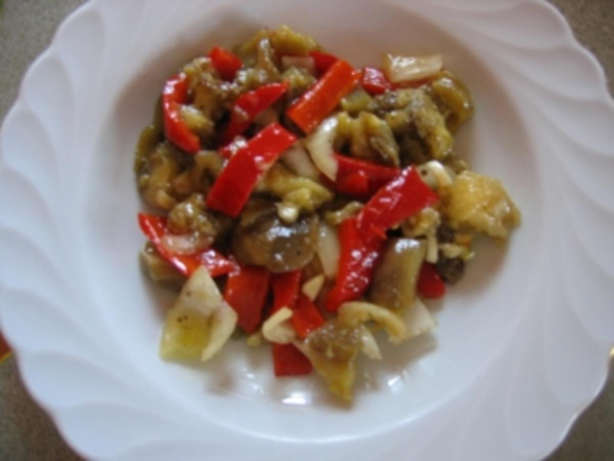 Auberginen-Paprika-Salat - Rezept