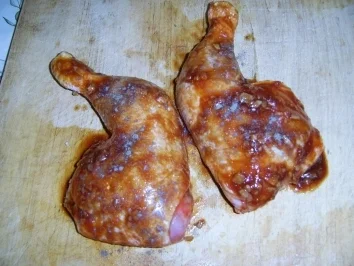 Hähnchenschenkel im Kräuterbett an Biersauce - Rezept - Bild Nr. 4