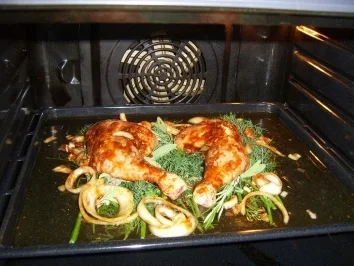 Hähnchenschenkel im Kräuterbett an Biersauce - Rezept - Bild Nr. 6