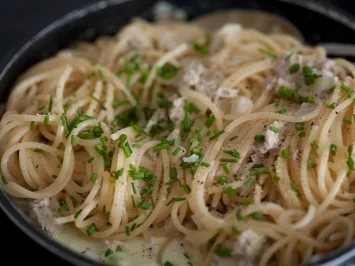 Rezept: Spaghetti mit Thunfisch Sahnesauce Spaghetti mit Thunfisch Sahnesauce - Rezept