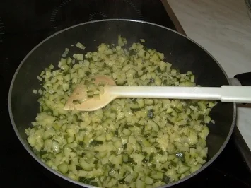 Zucchini mit Eiern - Kuhssa u beid - Rezept - Bild Nr. 2