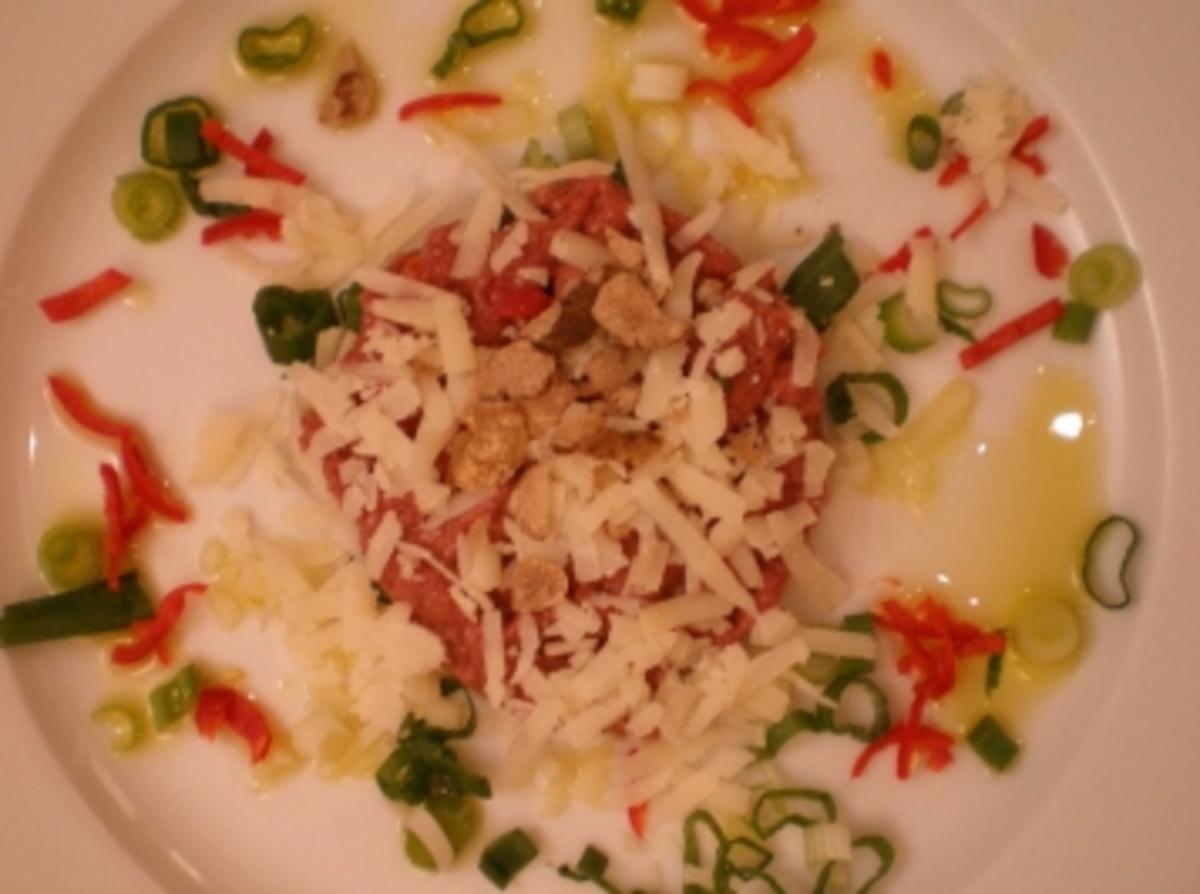 Bilder für Getrüffelter Chilitatar mit Parmesan und Lauchzwiebeln - Rezept