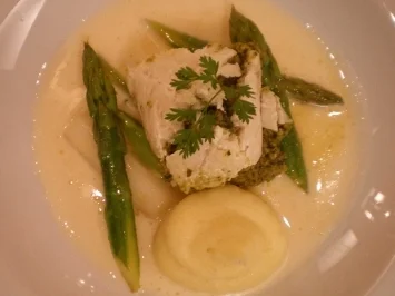 Rezept: Zanderrolle auf Weißweinsoße Zanderrolle auf Weißweinsoße - Rezept