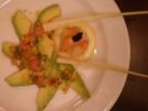 Avocado-Carpaccio mit gebratener Riesengarnele an einer Zitronensoße - Rezept