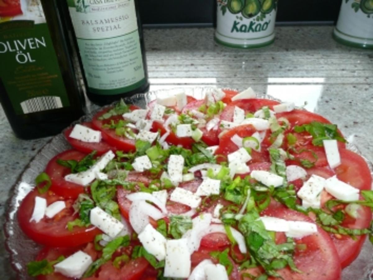 Sommerlicher Tomaten - Lauchsalat mit Mozzarella - Rezept - Bild Nr. 2