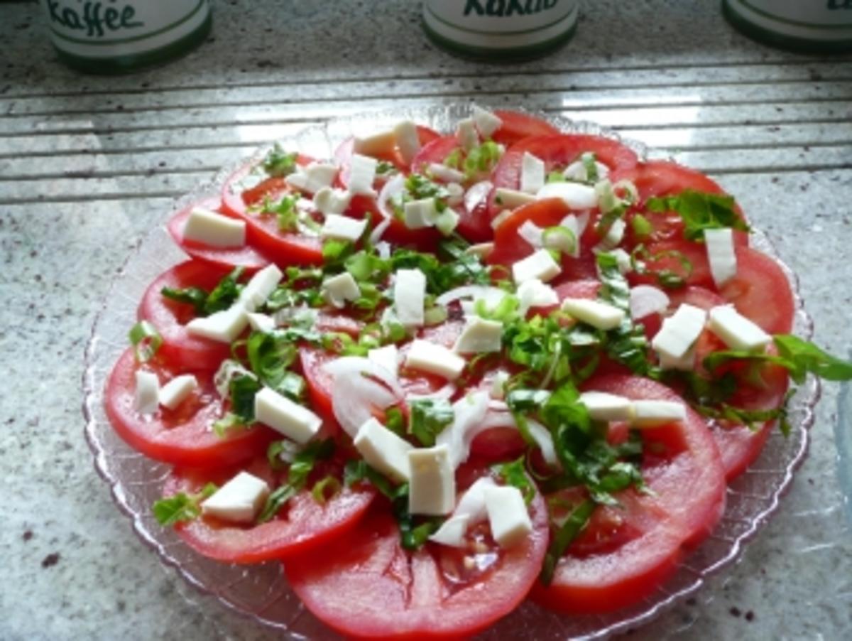 Sommerlicher Tomaten - Lauchsalat mit Mozzarella - Rezept - Bild Nr. 3
