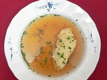 Kraftbrühe mit Butternocken - Rezept