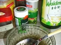 Hähnchenbrustfilet in grün gepunkten Lackkorsage an Kartoffel-Spargel-Pfanne - Rezept - Bild Nr. 3