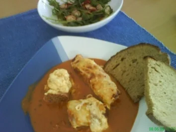 Schinken-Röllchen mit Tomatensauce - Rezept