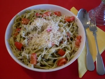 Nudeln mit Kräutern vom Balkon - Rezept