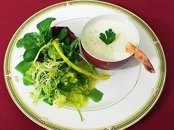 Champagner-Senf-Süppchen mit Petersilienwurzel und Riesengarnele - Rezept
