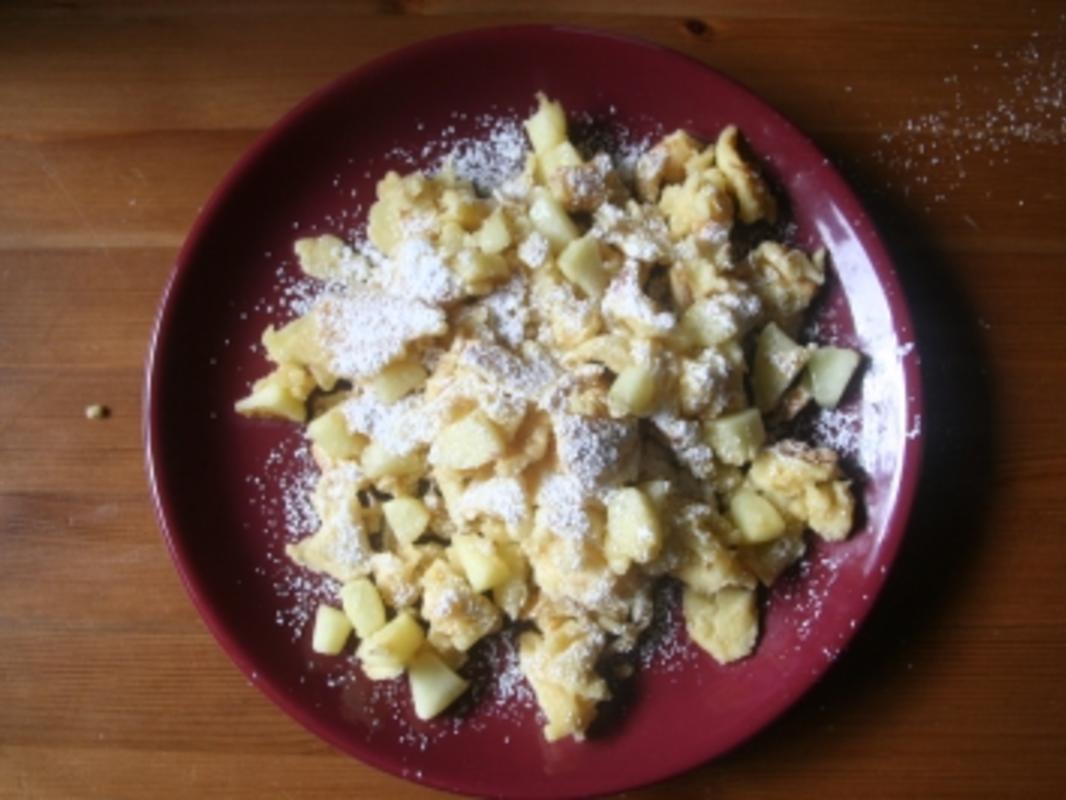 Apfelschmarrn schön fruchtiger Kaiserschmarrn - Rezept mit Bild ...