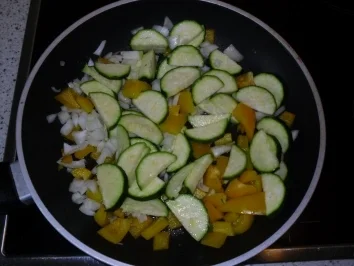 Rezept: Gefülltes Fladenbrot mit Käse überbacken Bild Nr. 2 Gefülltes Fladenbrot mit Käse überbacken - Rezept - Bild Nr. 2