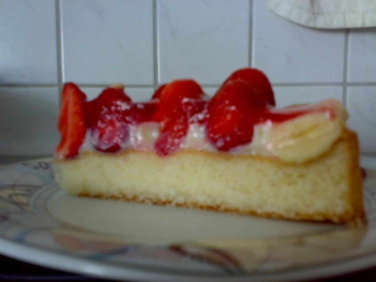 ** Kuchen &amp; Co. ** Erdbeer - Bananen - Bisquitboden mit Puddingfüllung ...