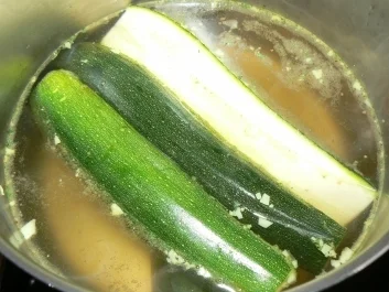 gefüllte Zucchinischiffchen - Rezept - Bild Nr. 2