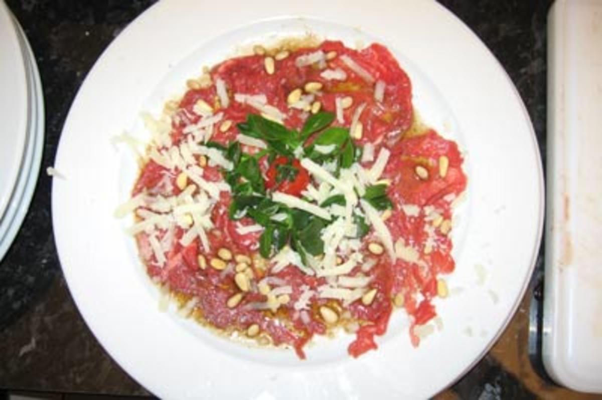 Rindercarpaccio mit Rucola und Parmesan - Rezept