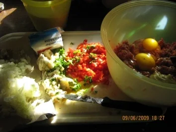 Rezept: Paprika-Frikadellen mit Ziegenweichkäse Bild Nr. 3 Paprika-Frikadellen mit Ziegenweichkäse - Rezept - Bild Nr. 3